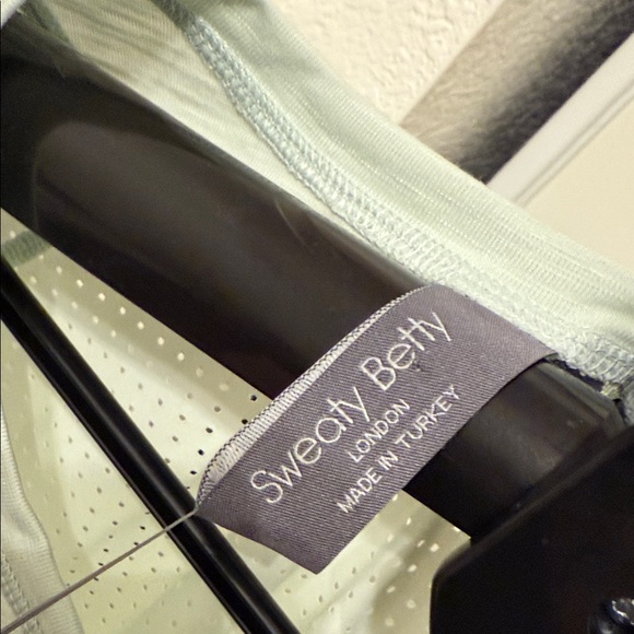 NWT Sweaty Betty Mint Breeze Running Women'sTop Lightweight/Quickdry Sz S Active - Picture 2 of 12